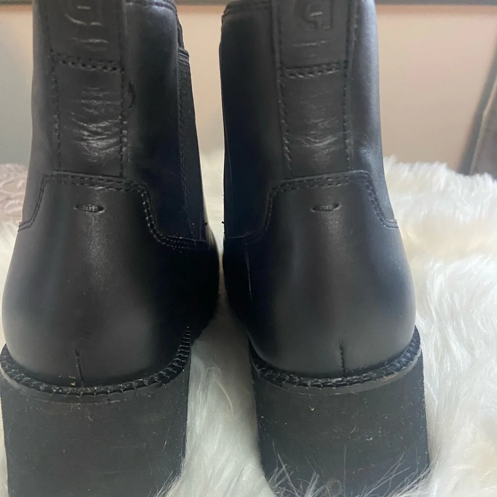 Cole Haan Zerogrand City Wedge waterproof Chelsea Black Ankle Booties Sz 8.5 - Picture 7 of 8